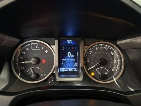 Used 2017 Toyota Tacoma SR5 w/ Tow Package AWD/4WD image 14