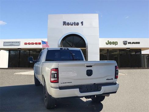 Used 2024 RAM 3500 Limited image 9