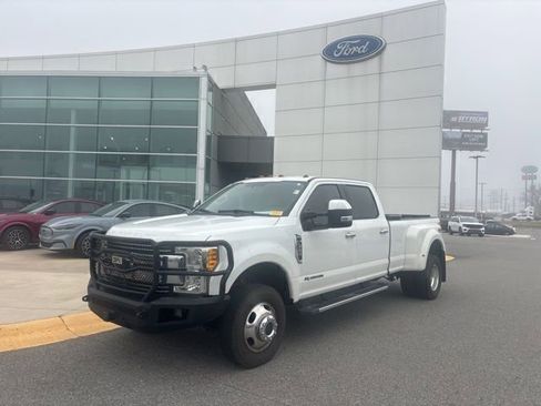Used 2017 Ford F350 Lariat w/ Chrome Package image 1