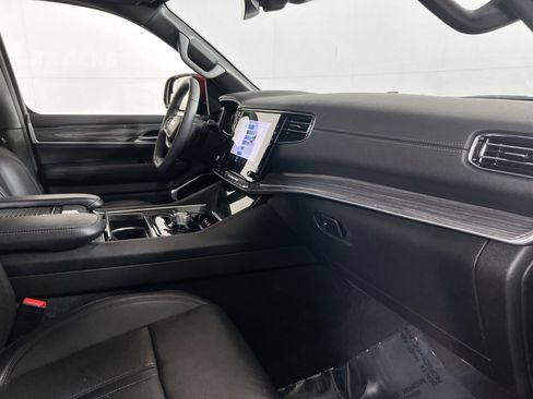 Used 2022 Jeep Wagoneer Series II image 31