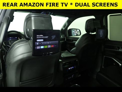 Used 2022 Jeep Wagoneer Series III w/ Premium Group I image 10