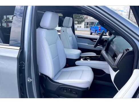 Used 2025 Chevrolet Tahoe Premier image 8