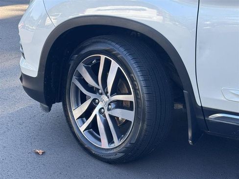 Used 2016 Honda Pilot Touring image 10