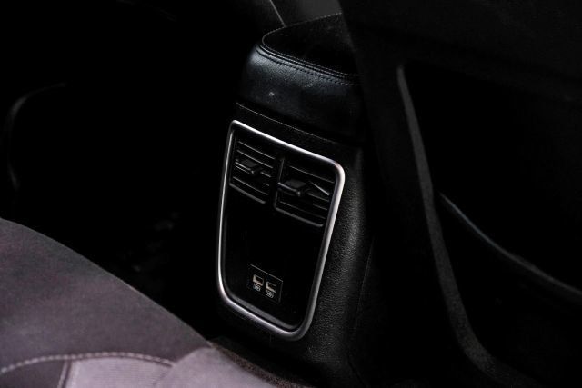 Used 2018 Dodge Charger R/T RWD image 37