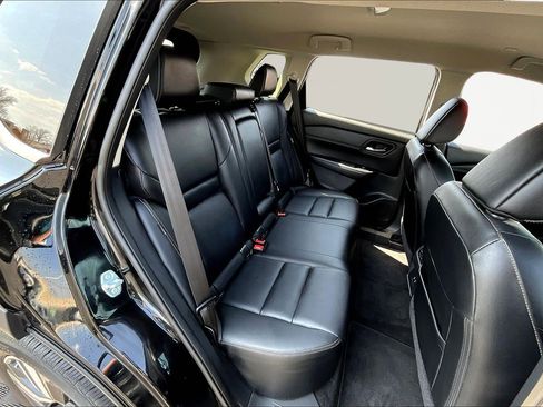 Used 2024 Nissan Rogue SL image 25