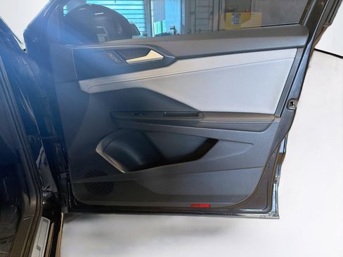 Used 2024 Volkswagen Taos SE w/ Black Wheel Plus Package image 31