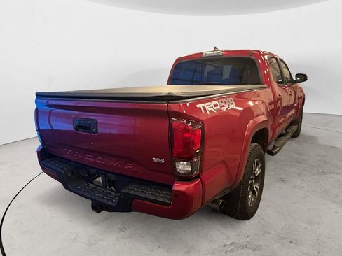 Used 2019 Toyota Tacoma TRD Sport w/ Technology Package AWD/4WD image 5