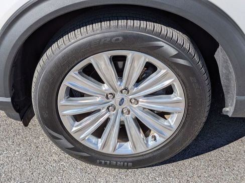 Used 2022 Ford Explorer Limited w/ Limited Technology Package image 11