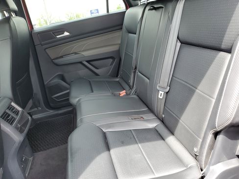 Used 2022 Volkswagen Atlas Cross Sport SE image 9