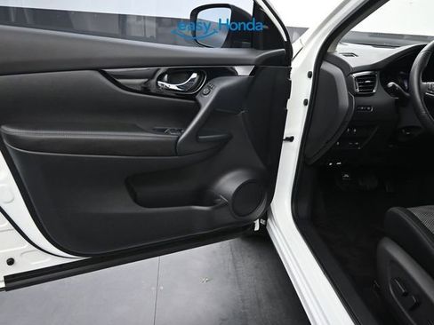 Used 2022 Nissan Rogue Sport SV image 17