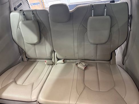 Used 2019 Chrysler Pacifica Limited image 35