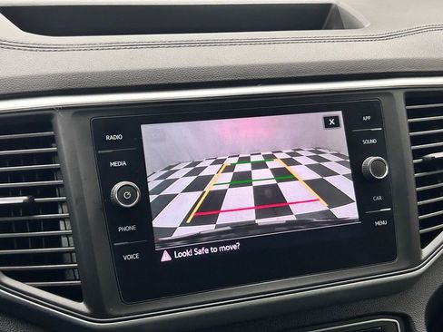 Used 2021 Volkswagen Atlas Cross Sport SE image 28