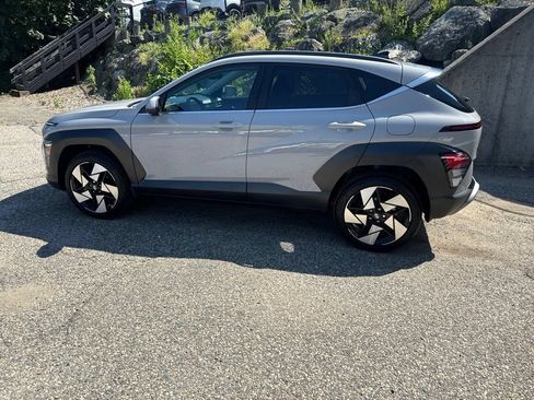 Certified 2025 Hyundai Kona Limited AWD/4WD image 3