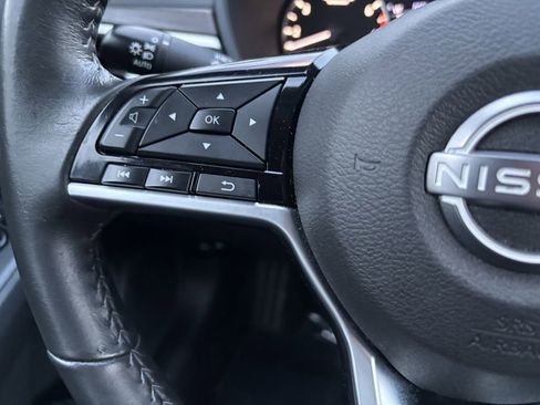 Used 2024 Nissan Altima 2.5 SV w/ SV Premium Package image 15