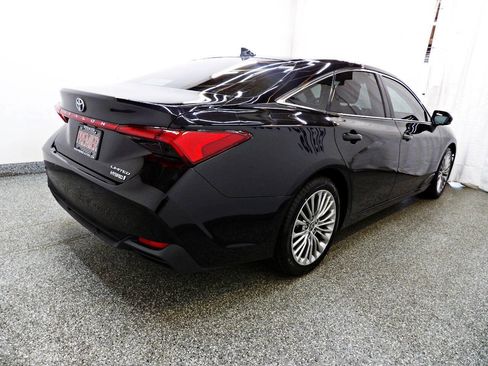 Used 2022 Toyota Avalon Limited w/ Advanced Safety Package FWD image 5