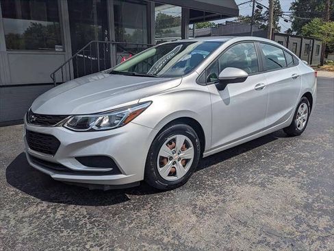 Used 2018 Chevrolet Cruze LS FWD image 1