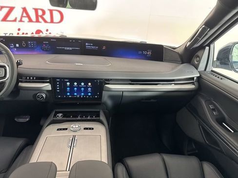 New 2025 Lincoln Navigator L Reserve w/ Jet Appearance Package image 12