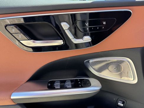 Certified 2025 Mercedes-Benz C 300 Sedan image 5