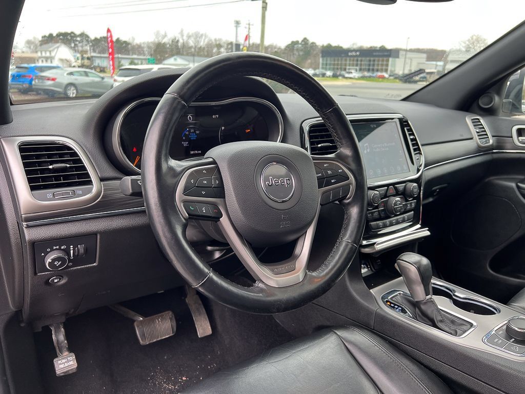 Used 2021 Jeep Grand Cherokee Limited AWD/4WD image 18
