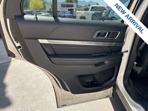 Used 2018 Ford Explorer Sport w/ Equipment Group 401A AWD/4WD image 18