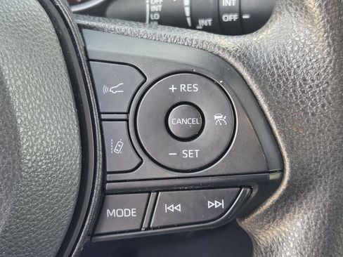 Used 2025 Toyota RAV4 XLE FWD image 24