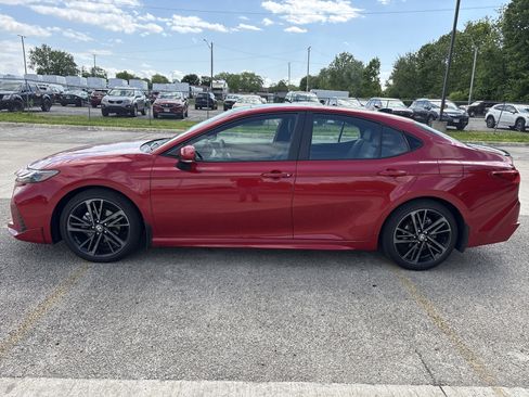 Used 2025 Toyota Camry XSE FWD image 2