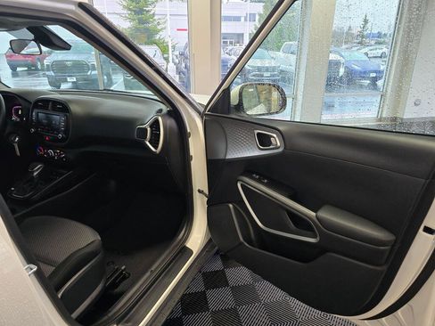 Used 2024 Kia Soul LX w/ Option Group 015 image 41