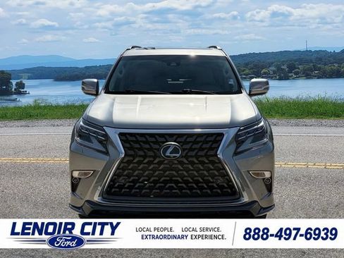 Used 2023 Lexus GX 460 Luxury w/ Sport Design Package AWD/4WD image 8