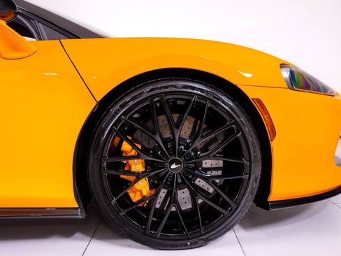 Used 2023 McLaren GT RWD image 16