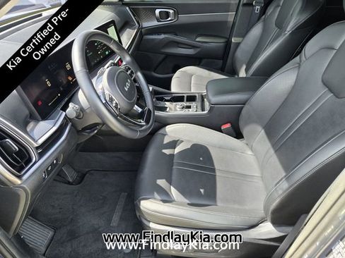 Certified 2024 Kia Sorento EX w/ Panoramic Sunroof Package FWD image 12