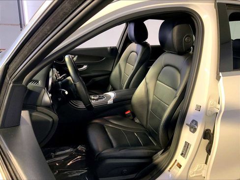 Used 2019 Mercedes-Benz C 300 4MATIC Sedan image 5