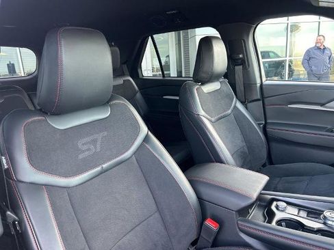 Certified 2025 Ford Explorer ST RWD image 11