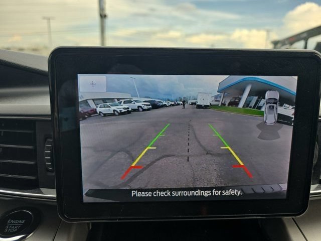 Used 2022 Ford Explorer XLT w/ Equipment Group 202A AWD/4WD image 36