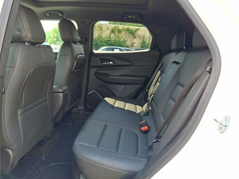 Certified 2023 Chevrolet TrailBlazer ACTIV w/ Sun and Liftgate Package FWD image 10