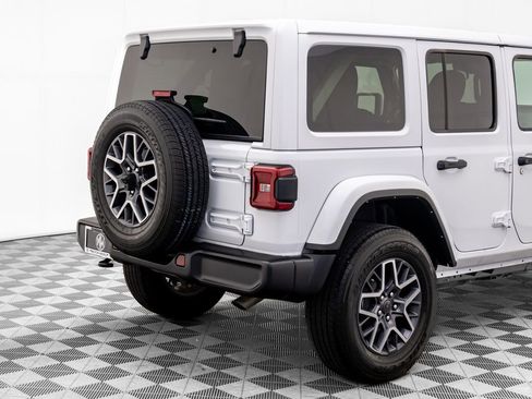 Used 2024 Jeep Wrangler Sahara image 36