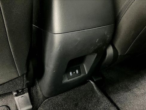 Used 2025 Hyundai Tucson SE image 30