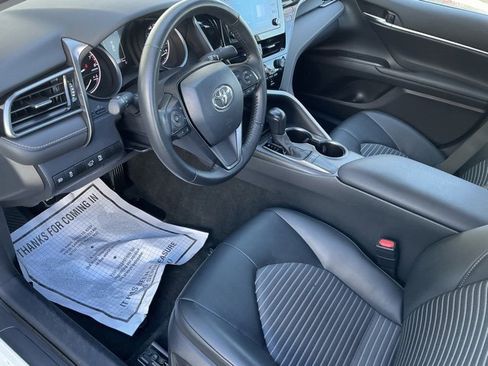 Used 2024 Toyota Camry SE image 14