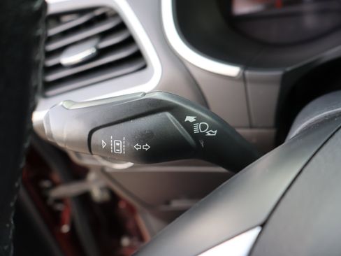 Used 2021 Ford Edge SEL image 33