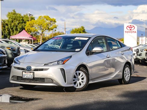 Certified 2020 Toyota Prius L Eco image 1