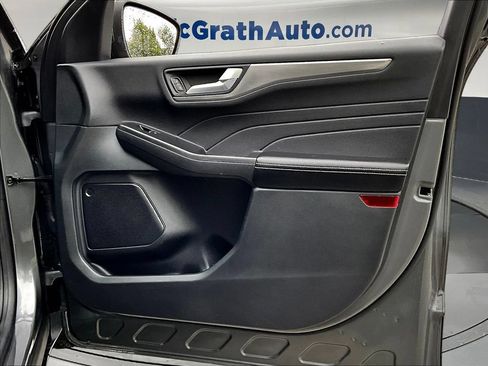 Used 2022 Ford Escape Titanium AWD/4WD image 31