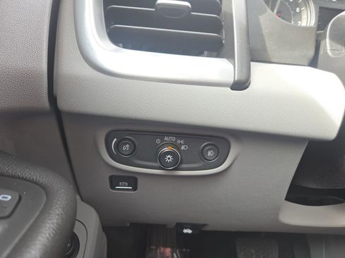 Used 2018 GMC Terrain SLT w/ Preferred Package image 21