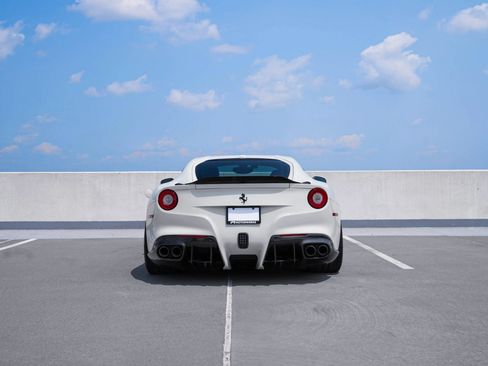Used 2015 Ferrari F12 Berlinetta RWD image 8