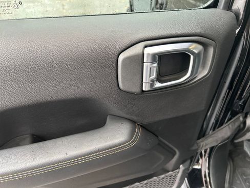 Used 2023 Jeep Gladiator Overland image 23