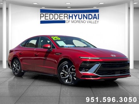 Certified 2025 Hyundai Sonata SEL FWD image 1