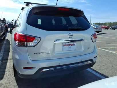 Used 2015 Nissan Pathfinder SV