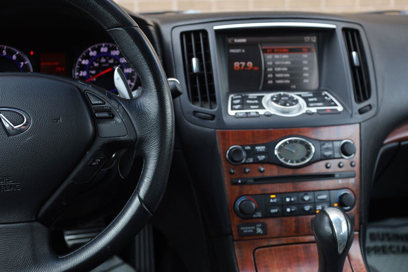 Used 2009 INFINITI G37 Convertible w/ Premium Pkg RWD image 35