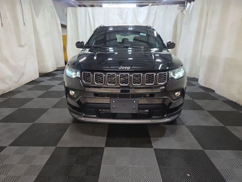 Used 2026 Jeep Compass Latitude AWD/4WD image 2