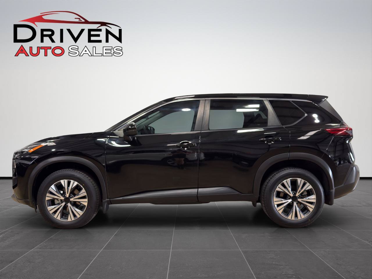 Used 2022 Nissan Rogue SV FWD image 3