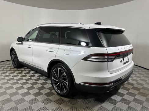 Certified 2025 Lincoln Aviator Reserve w/ Luxury Package image 5