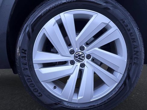 Used 2021 Volkswagen Atlas Cross Sport SE FWD image 45